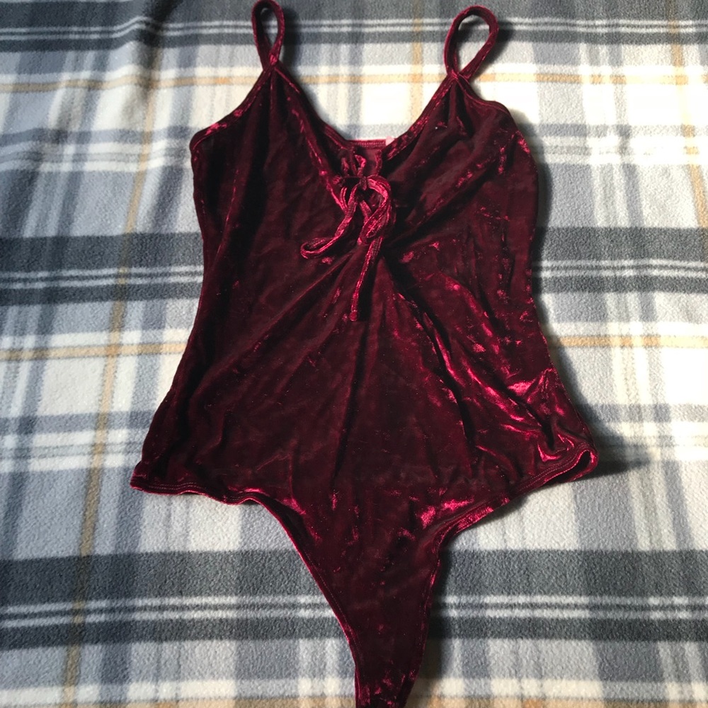 🌺Maroon Velvet bodysuit